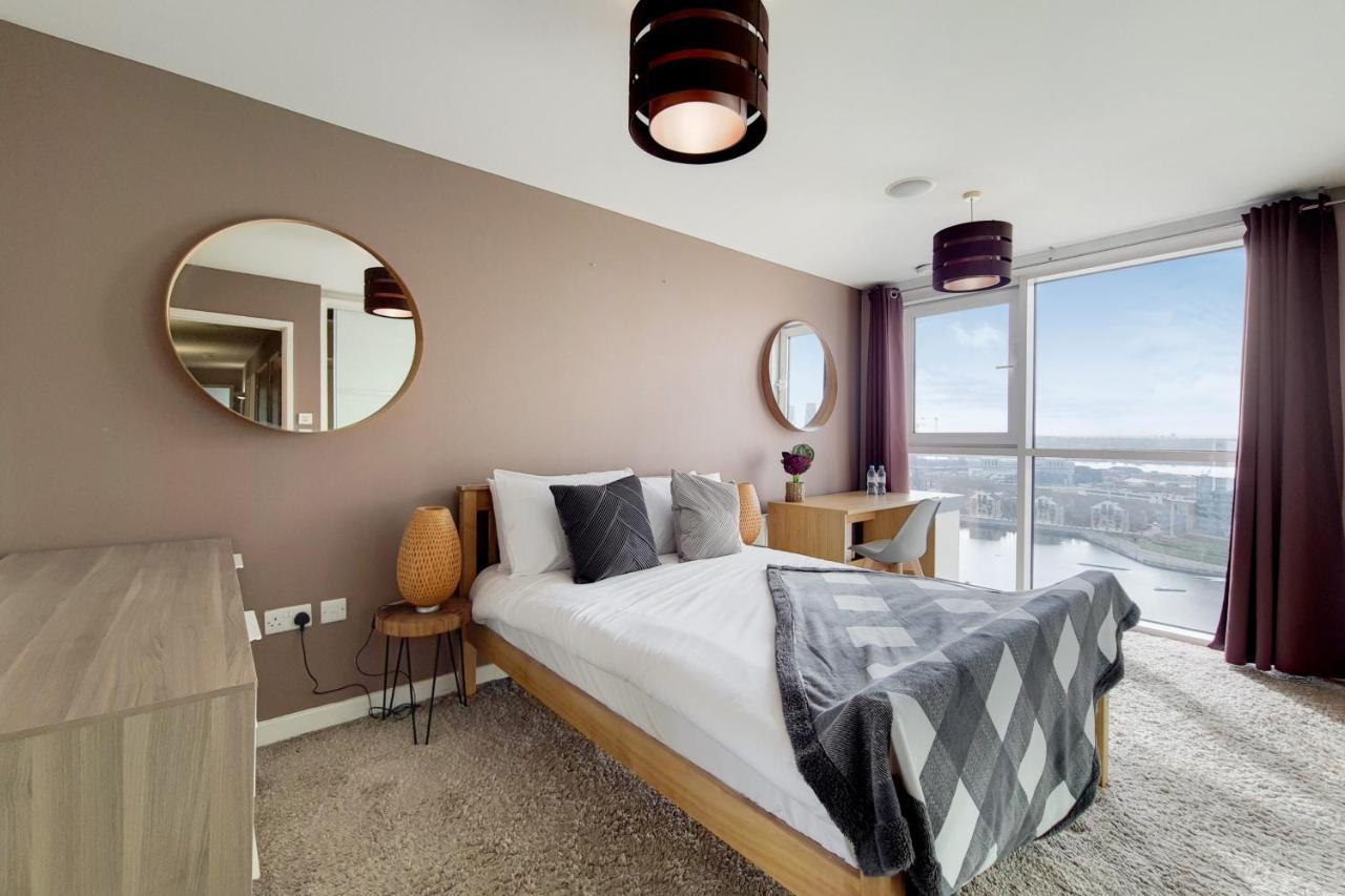 Deluxe Three Bedroom Apartment By London Excel Stays Экстерьер фото